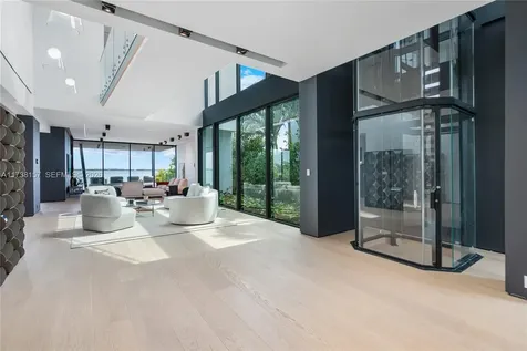 1369 N Venetian Way Miami FL 33139