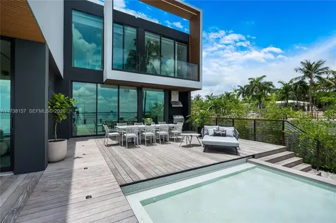 1369 N Venetian Way Miami FL 33139