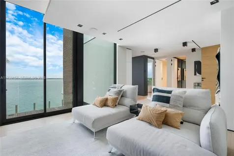 1369 N Venetian Way Miami FL 33139
