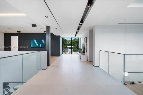 1369 N Venetian Way Miami FL 33139