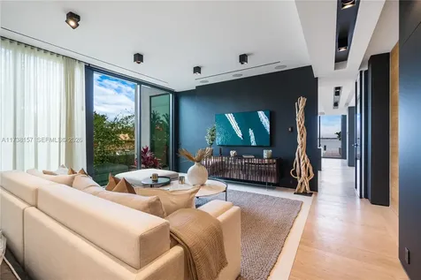 1369 N Venetian Way Miami FL 33139