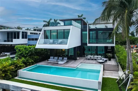 1369 N Venetian Way Miami FL 33139