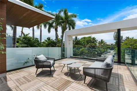 1369 N Venetian Way Miami FL 33139