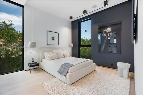 1369 N Venetian Way Miami FL 33139