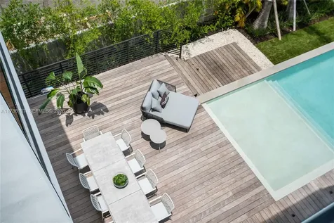 1369 N Venetian Way Miami FL 33139