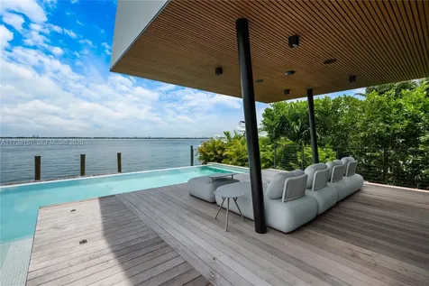 1369 N Venetian Way Miami FL 33139