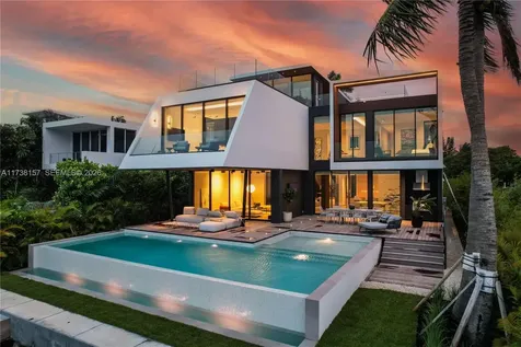 1369 N Venetian Way Miami FL 33139