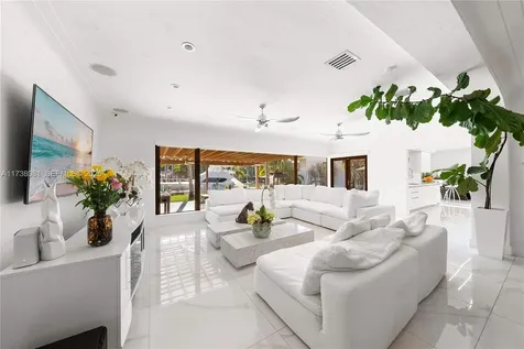 1070 Belle Meade Island Drive Miami FL 33138