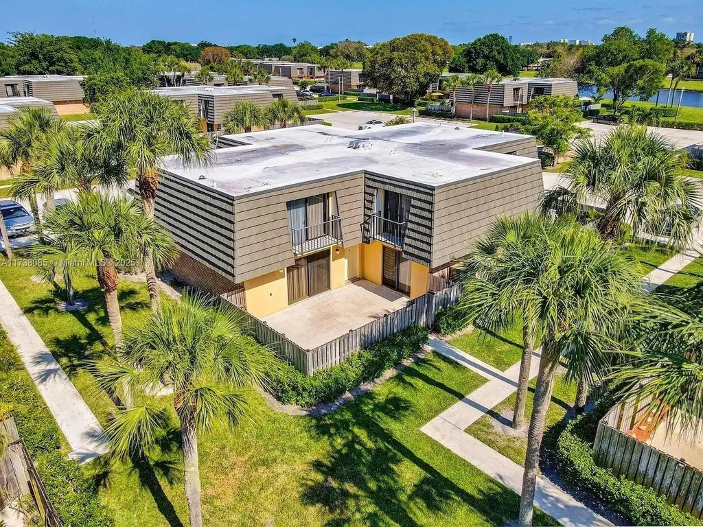 627 6th Way West Palm Beach FL 33407
