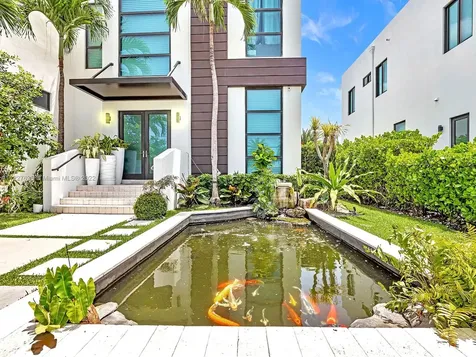 2040 NE 121st Road North Miami FL 33181