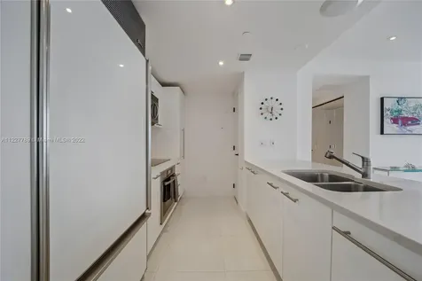 6801 Collins Avenue Miami Beach FL 33141