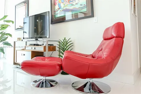 253 NE 2nd Street Miami FL 33132