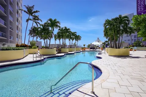 253 NE 2nd Street Miami FL 33132