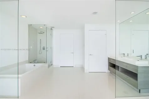 650 NE 32nd Street Miami FL 33137