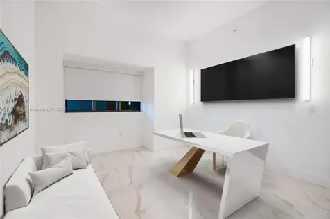 650 NE 32nd Street Miami FL 33137