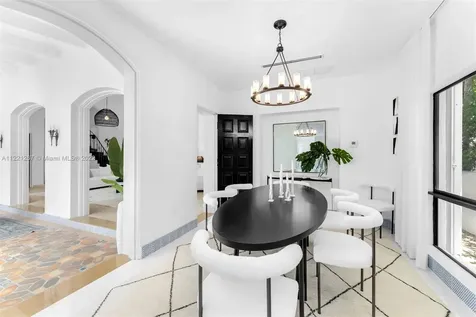 5660 Pine Tree Drive Miami Beach FL 33140