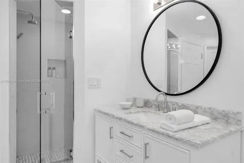 5660 Pine Tree Drive Miami Beach FL 33140