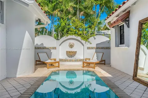 5660 Pine Tree Drive Miami Beach FL 33140