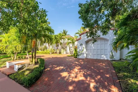 5660 Pine Tree Drive Miami Beach FL 33140