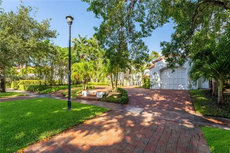 5660 Pine Tree Drive Miami Beach FL 33140