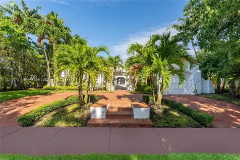 5660 Pine Tree Drive Miami Beach FL 33140