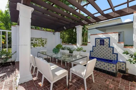 5660 Pine Tree Drive Miami Beach FL 33140