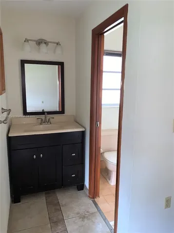 240 SE 7th Street Dania Beach FL 33004