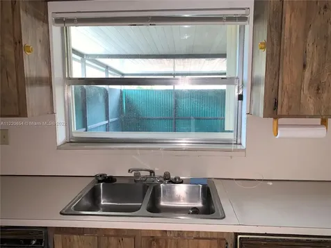 240 SE 7th Street Dania Beach FL 33004