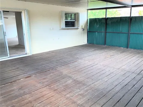 240 SE 7th Street Dania Beach FL 33004