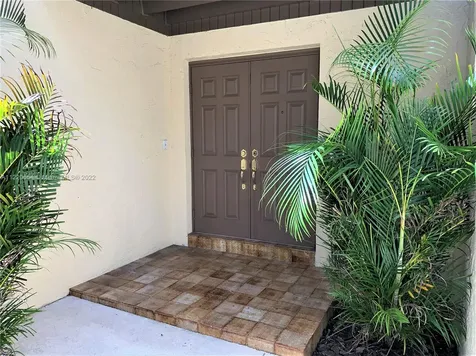 240 SE 7th Street Dania Beach FL 33004