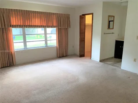 240 SE 7th Street Dania Beach FL 33004