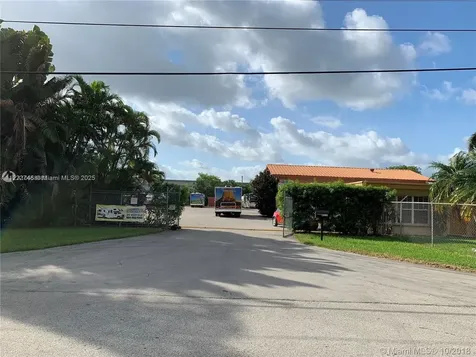 2490 SW 32nd Street Dania Beach FL 33312