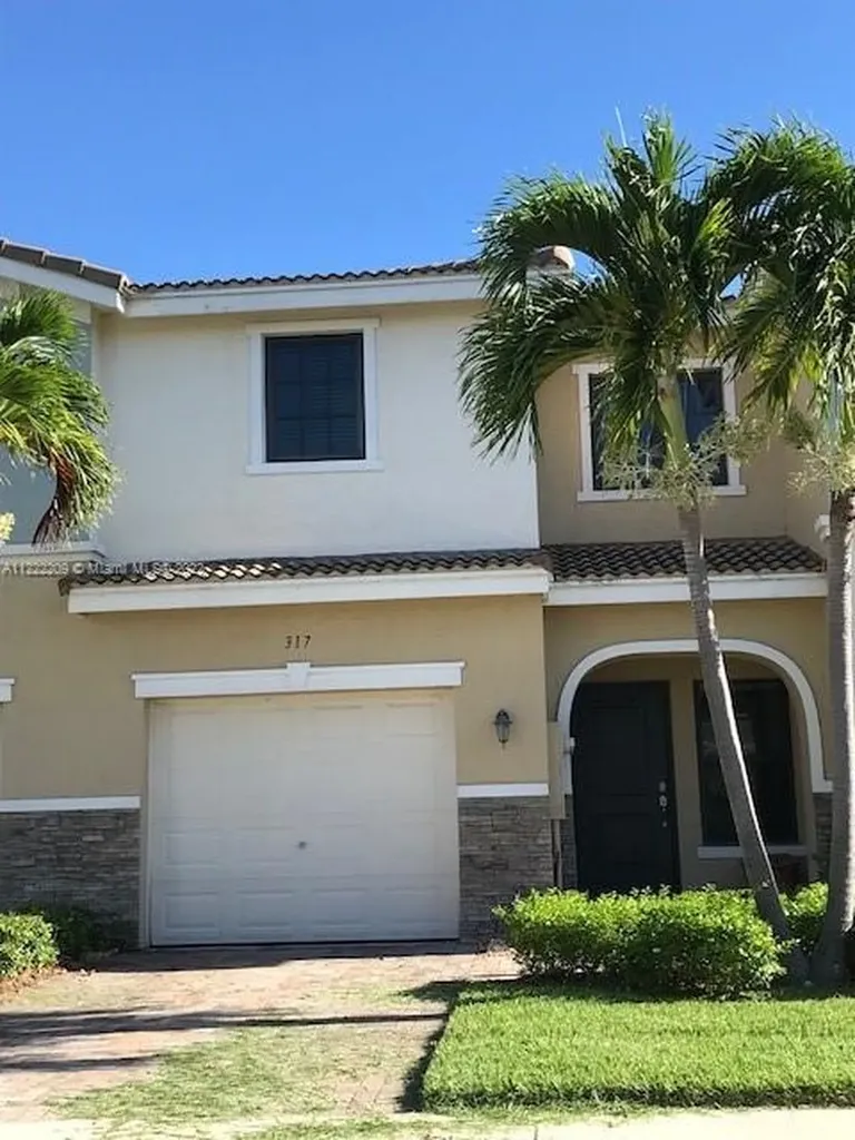 317 NE 194th Lane Miami FL 33179