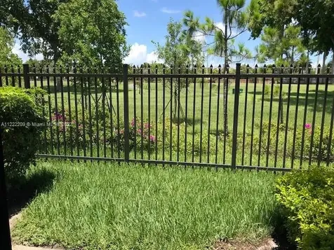 317 NE 194th Lane Miami FL 33179