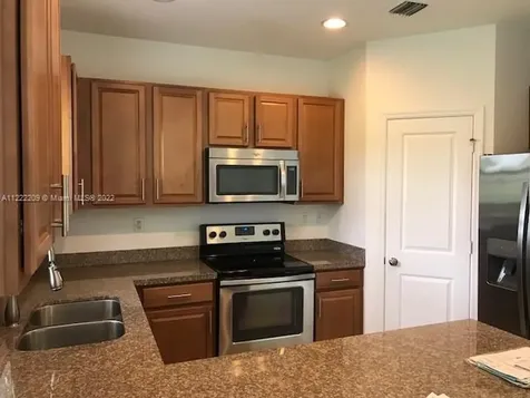 317 NE 194th Lane Miami FL 33179