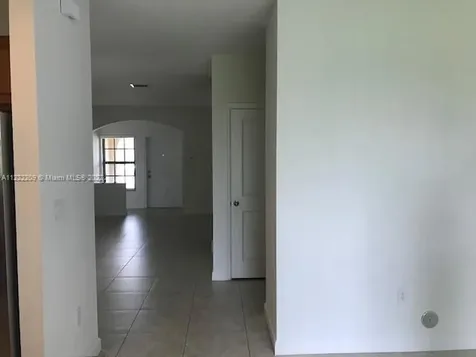317 NE 194th Lane Miami FL 33179