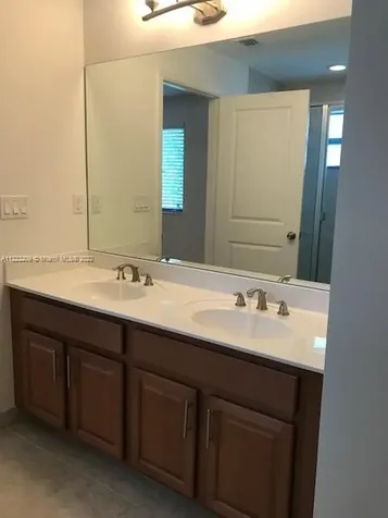 317 NE 194th Lane Miami FL 33179