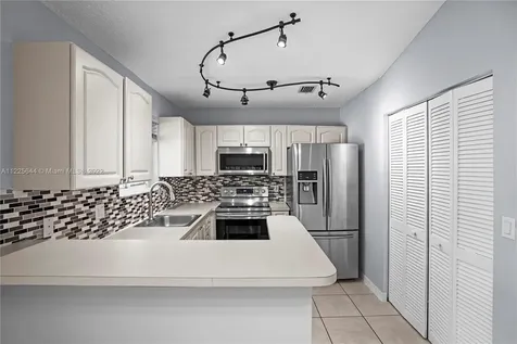 2298 NW 78th Avenue Pembroke Pines FL 33024