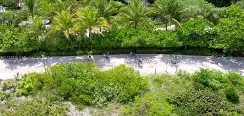 2555 Collins Avenue Miami Beach FL 33140