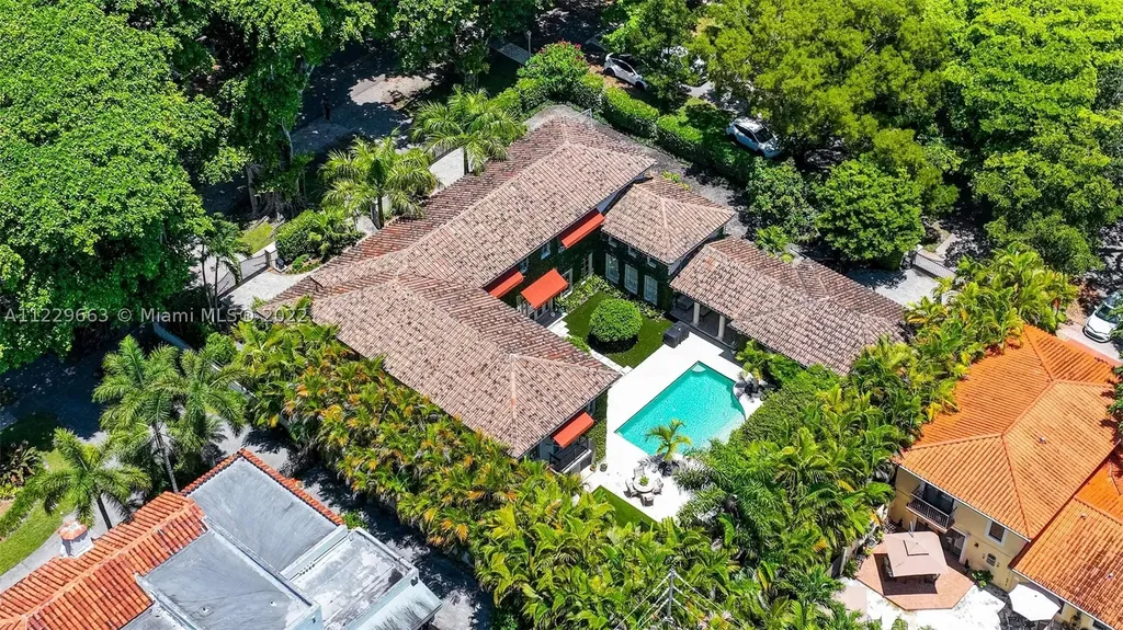 2805 Columbus Boulevard Coral Gables FL 33134
