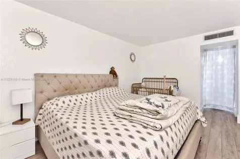 3401 N Country Club Drive Aventura FL 33180