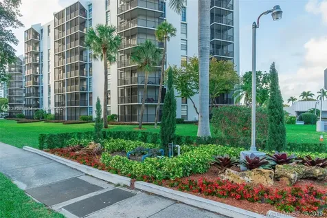 3401 N Country Club Drive Aventura FL 33180