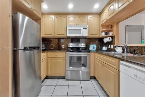 3401 N Country Club Drive Aventura FL 33180