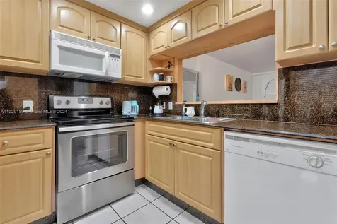 3401 N Country Club Drive Aventura FL 33180