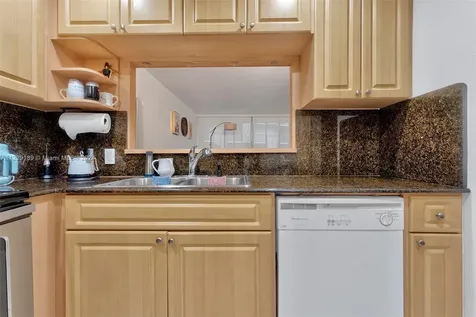 3401 N Country Club Drive Aventura FL 33180
