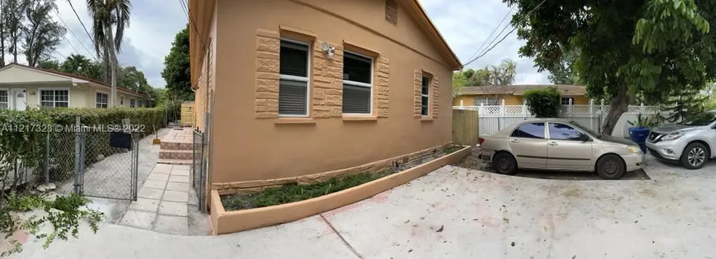 11452 Peachtree Drive Miami FL 33161