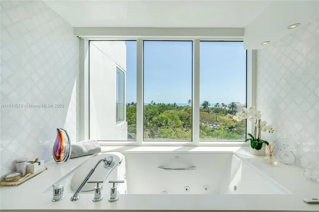 400 S Pointe Drive Miami Beach FL 33139