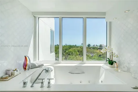 400 S Pointe Drive Miami Beach FL 33139