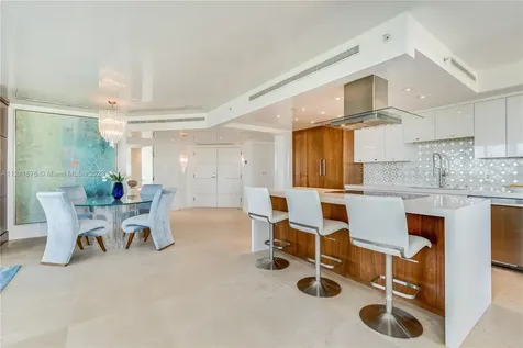 400 S Pointe Drive Miami Beach FL 33139