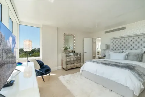 400 S Pointe Drive Miami Beach FL 33139